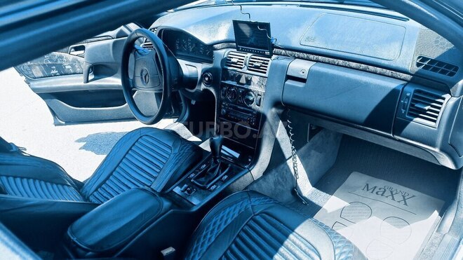 Mercedes E 200 1998, 272,000 km - 2.0 l - Gəncə