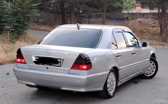 Mercedes C 240