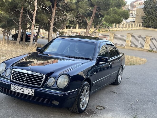 Mercedes E 230