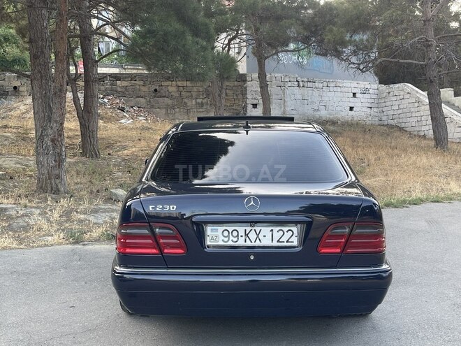 Mercedes E 230