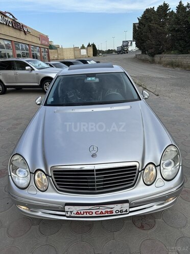 Mercedes E 200