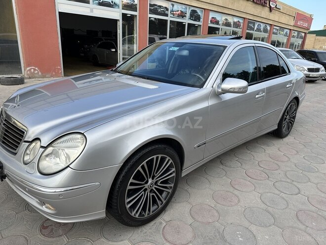 Mercedes E 200