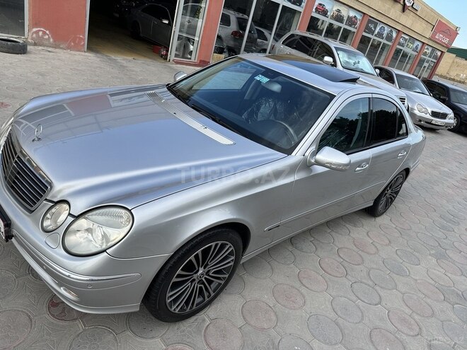 Mercedes E 200