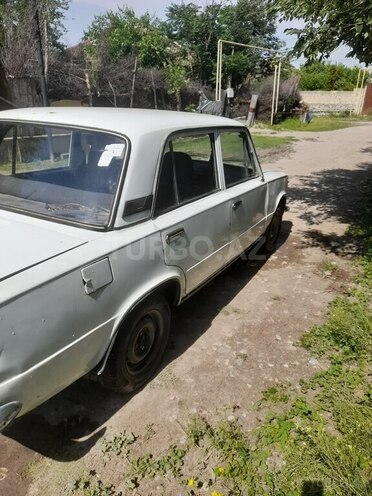 LADA (VAZ) 21011