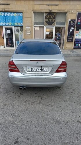 Mercedes C 200