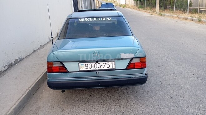 Mercedes E 200