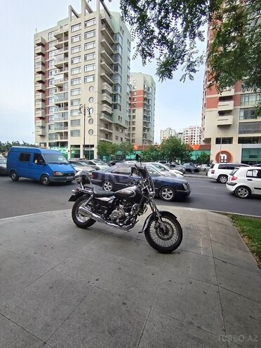 Bajaj Avenger 220