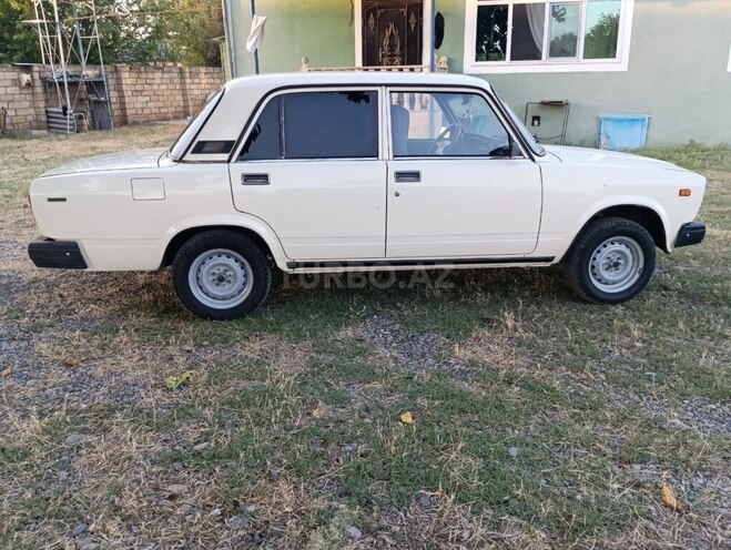 LADA (VAZ) 2107