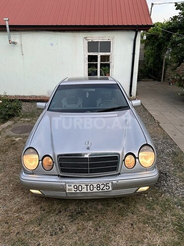 Mercedes E 290