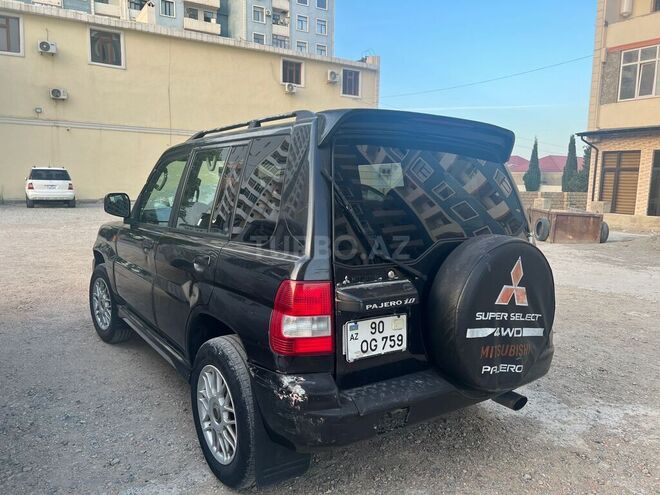 Mitsubishi Pajero io