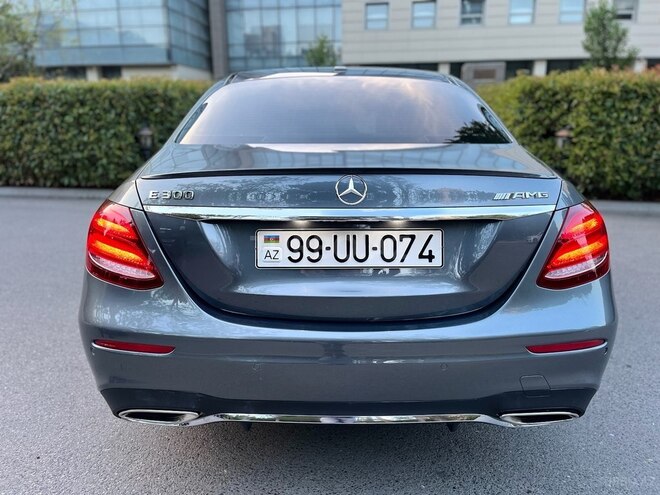 Mercedes E 300