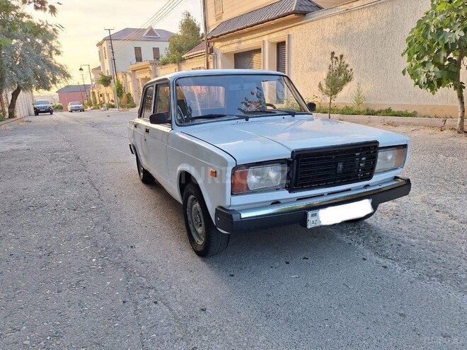 LADA (VAZ) 2107