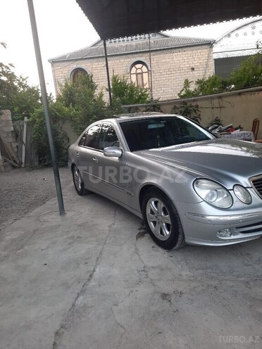 Mercedes E 320