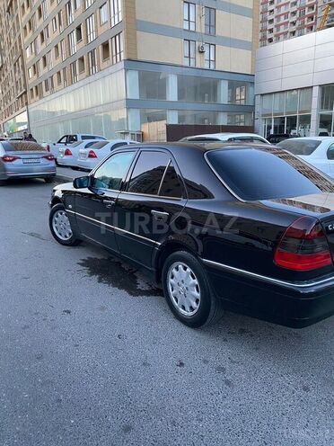 Mercedes C 240