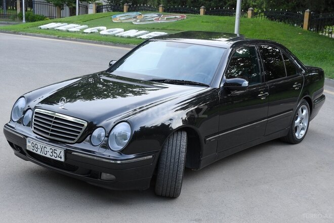 Mercedes E 240