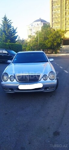 Mercedes E 240