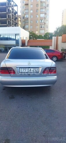 Mercedes E 240