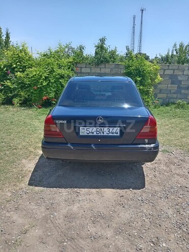 Mercedes C 200