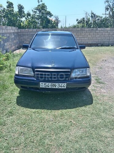 Mercedes C 200