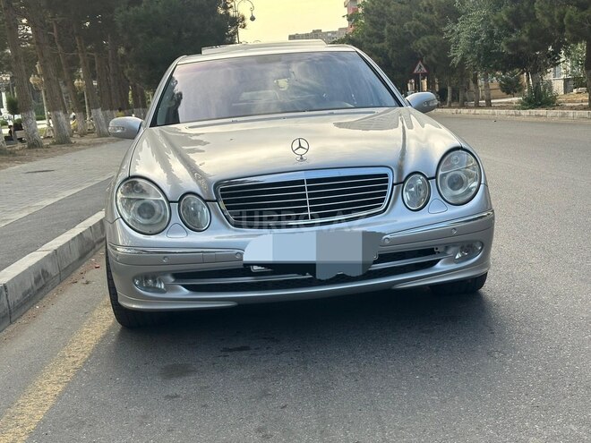 Mercedes E 240