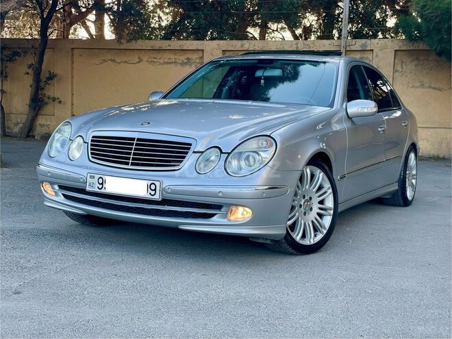 Mercedes E 240