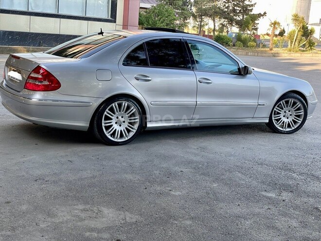 Mercedes E 240