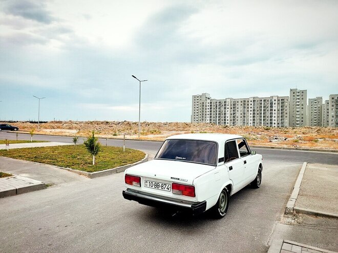 LADA (VAZ) 2107