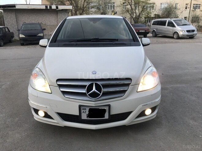 Mercedes B 180