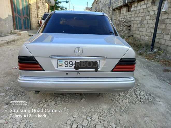 Mercedes E 220