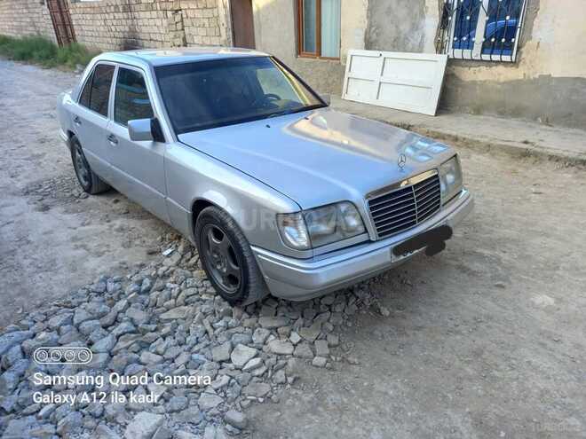 Mercedes E 220