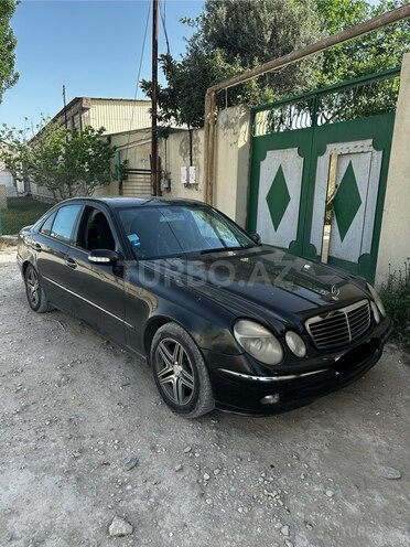 Mercedes E 240