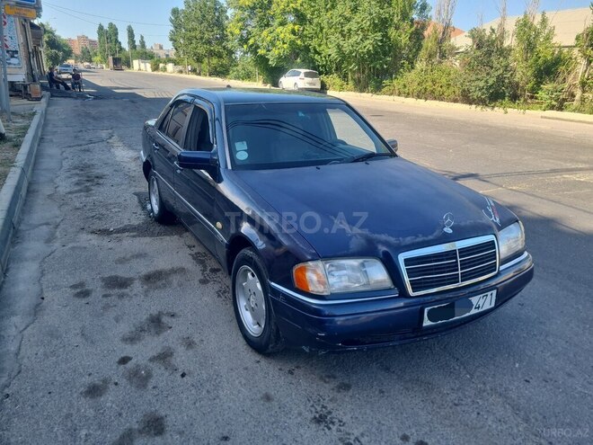 Mercedes C 200