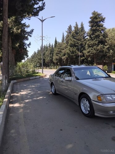 Mercedes C 230