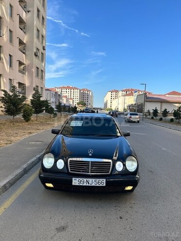 Mercedes E 200