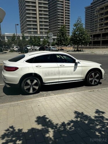 Mercedes GLC 300 4MATIC Coupe 2017, 108,998 km - 2.0 л - Bakı