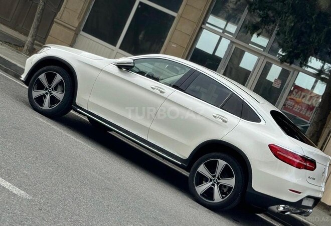 Mercedes GLC 300 4MATIC Coupe 2017, 108,998 km - 2.0 л - Bakı