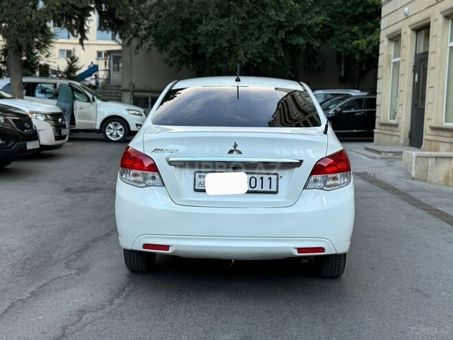 Mitsubishi Attrage 2015, 205,000 km - 1.2 l - Bakı