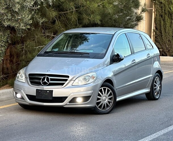 Mercedes B 180