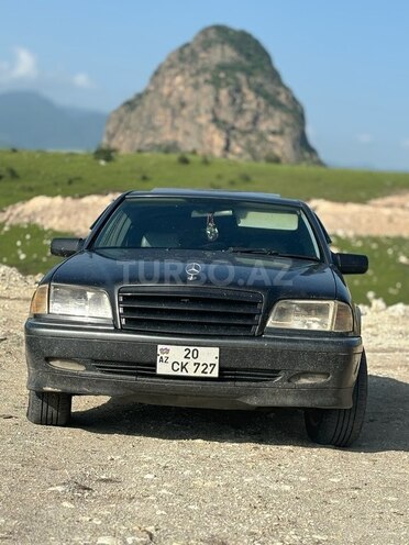 Mercedes C 200