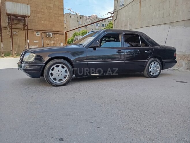 Mercedes E 220