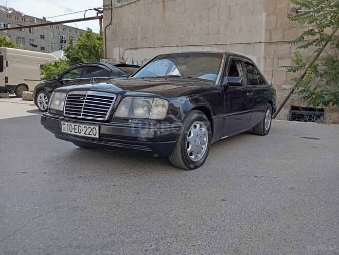 Mercedes E 220