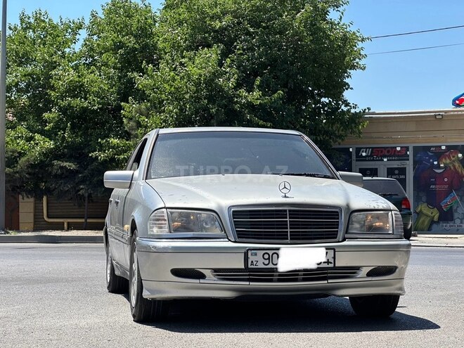 Mercedes C 240