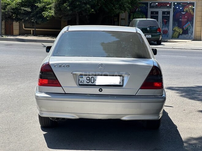 Mercedes C 240