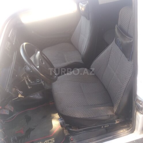 LADA (VAZ) 2107 2003, 26,200 km - 1.5 l - Salyan
