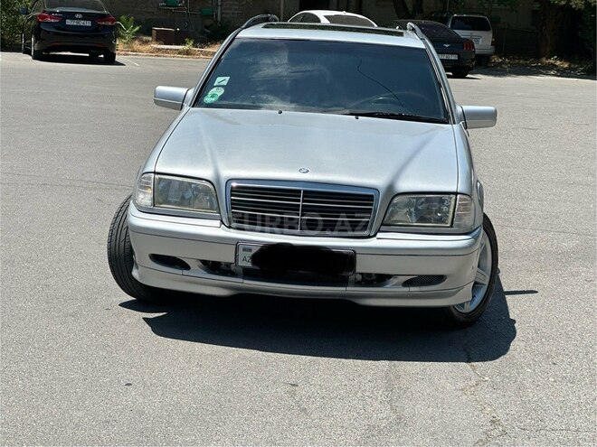 Mercedes C 200