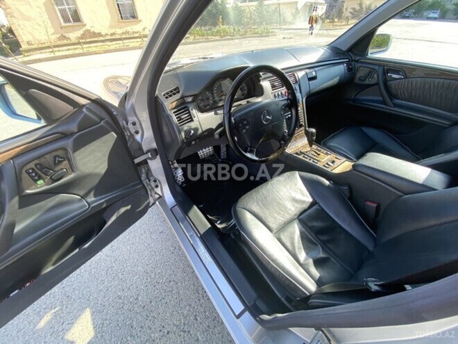 Mercedes E 320 2001, 270,000 km - 3.2 l - Bakı