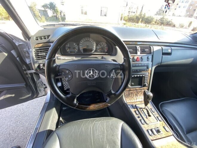 Mercedes E 320 2001, 270,000 km - 3.2 l - Bakı