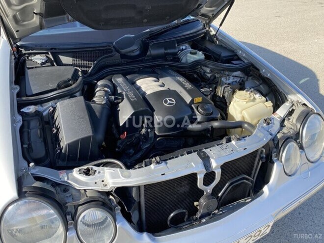 Mercedes E 320 2001, 270,000 km - 3.2 l - Bakı