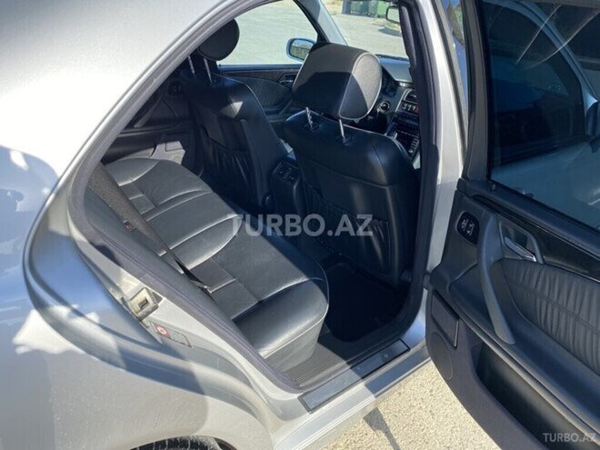 Mercedes E 320 2001, 270,000 km - 3.2 l - Bakı
