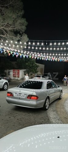 Mercedes E 320 2001, 270,000 km - 3.2 l - Bakı